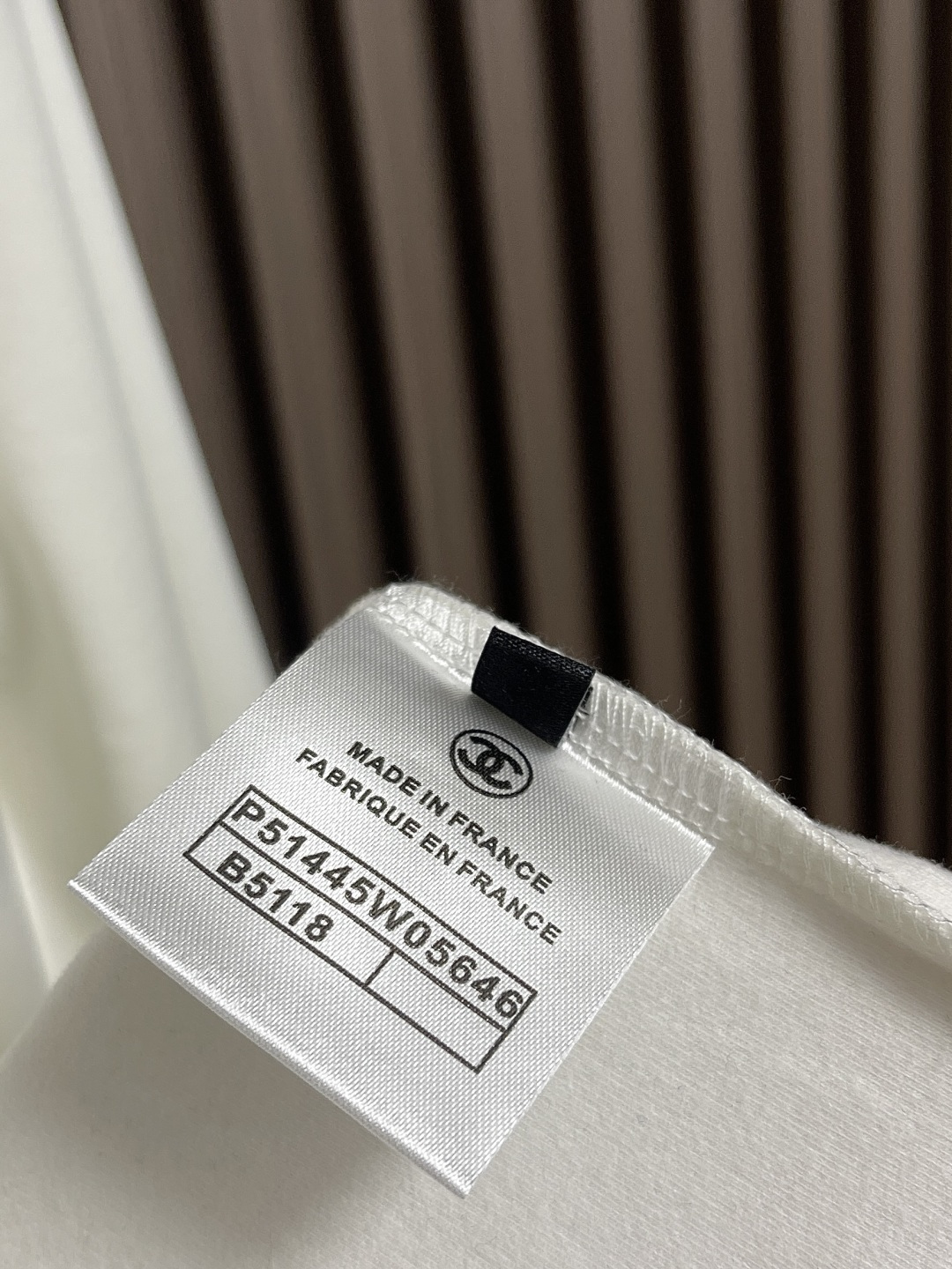 🛒🛒Chanel 2025ss早秋新款刺绣字母标识长袖t恤，裁剪设计为当今的潮流趋势，街头风格的新纪元．