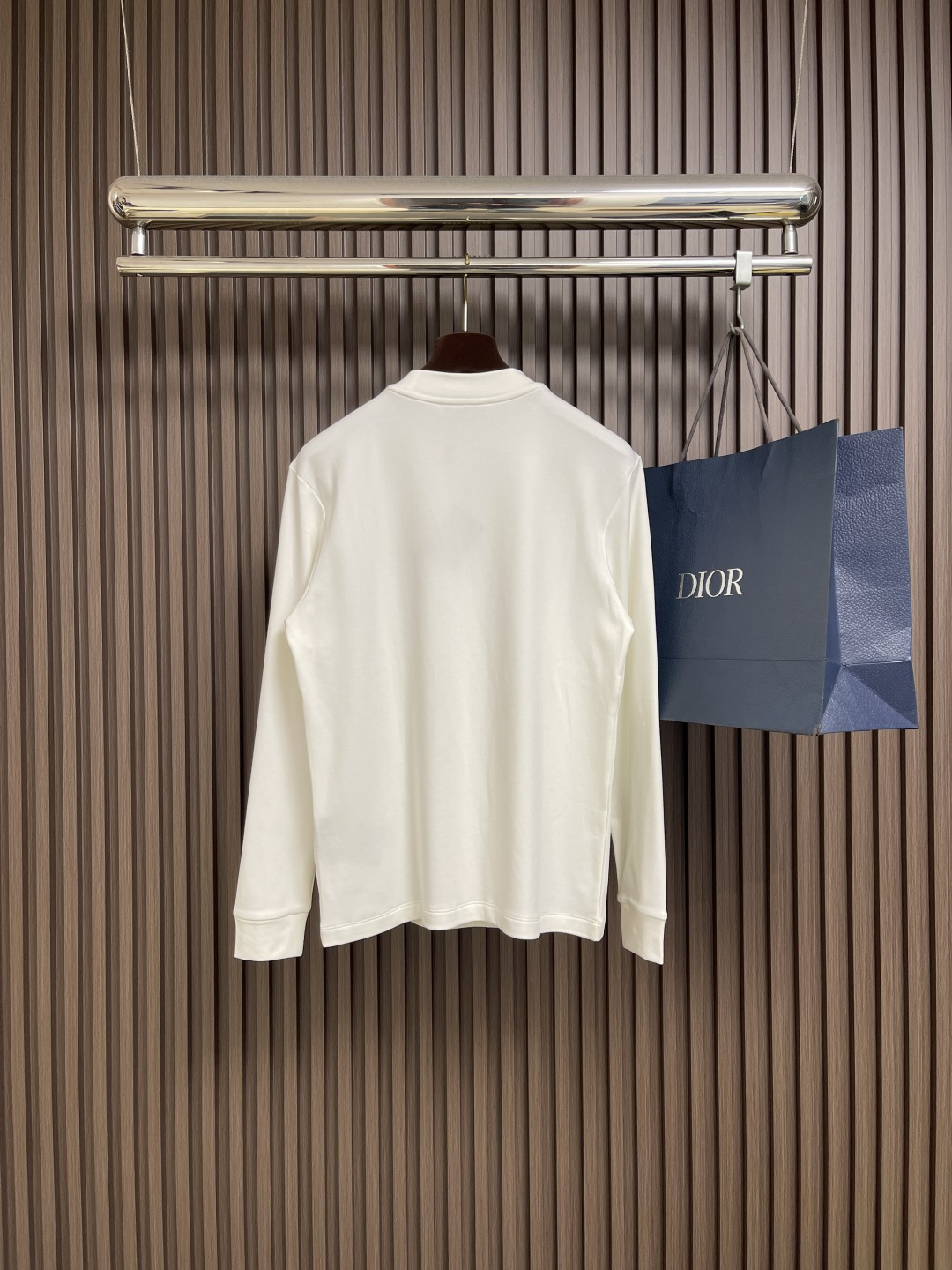 🛒🛒PRADA 品牌标识刺绣圆领长袖T恤，采用高品质纯棉，软糯亲肤还特显质感，光溜溜的但又有扎实的厚度，