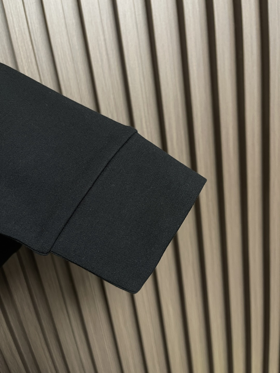 🛒🛒HERMES 2025SS秋冬圆领长袖T恤，氨丝光磨毛，时尚logo刺绣！氨面料上身舒适爽滑，纯棉精