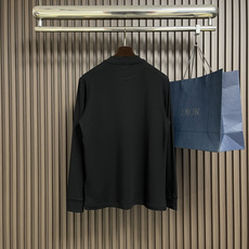 🛒🛒PRADA 品牌标识刺绣圆领长袖T恤,采用高品质纯棉,软糯亲肤还特显质感,光溜溜的但又有扎实的厚度, 🛒🛒PRADA 品牌标识刺绣圆领长袖T恤,采用高品质纯棉,软糯亲肤还特显质感,光溜溜的但又有扎实的厚度,