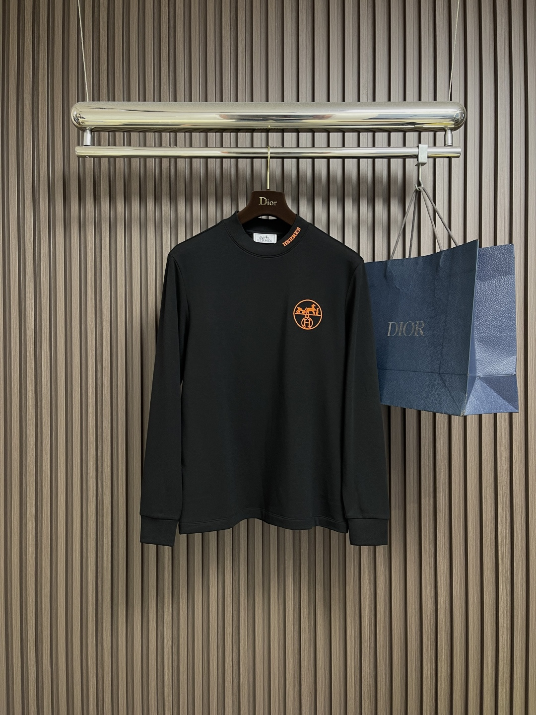 🛒🛒HERMES 2025SS秋冬圆领长袖T恤，氨丝光磨毛，时尚logo刺绣！氨面料上身舒适爽滑，纯棉精