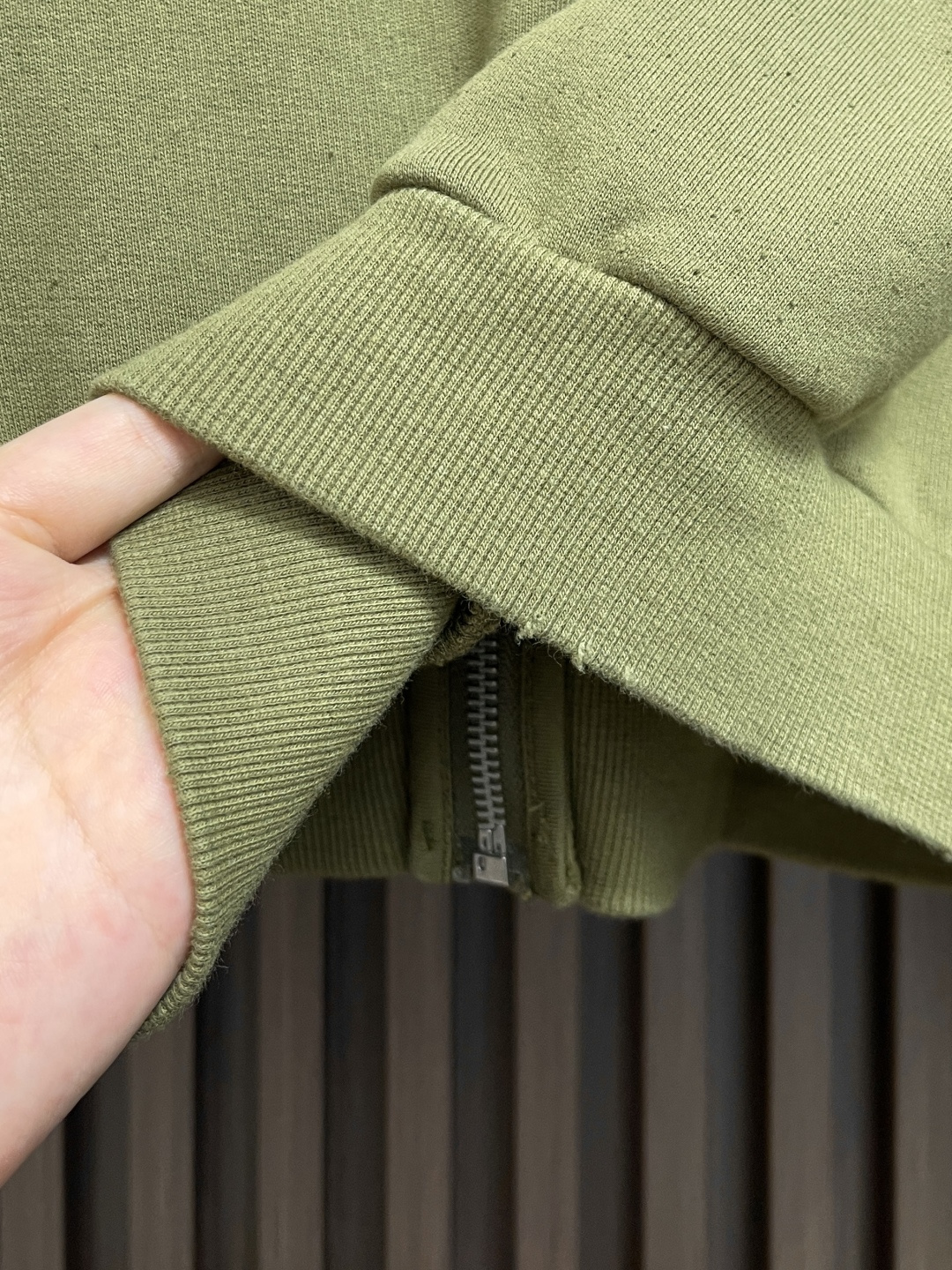 🛒🛒Acne Studios 2025SS印花做旧拉链卫衣外套，专机织造高克重毛圈结构，确保挺括性与垂感