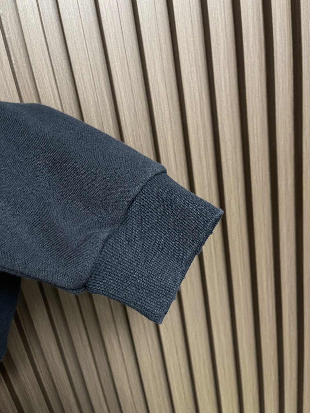 🛒🛒Acne Studios 2025SS印花做旧拉链卫衣外套，专机织造高克重毛圈结构，确保挺括性与垂感