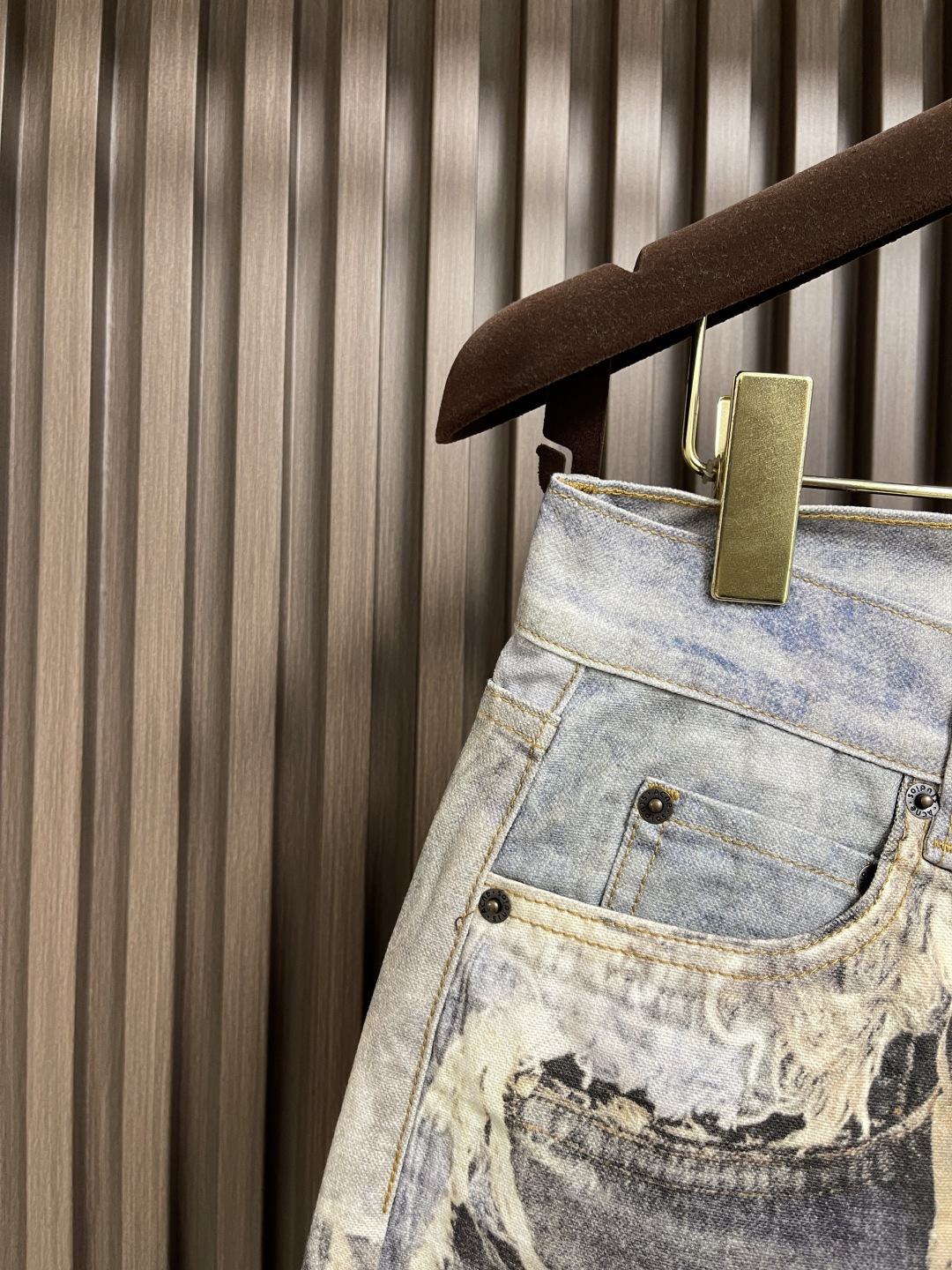 🛒🛒Acne Studios 3D打印印花假两件做旧牛仔裤，磨毛无弹面料，才能出得来3D的效果，前前后后