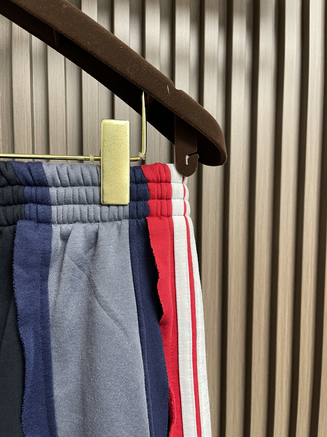 🛒🛒Balenciaga 拼色运动长裤，复古平纹针织面料，拼接间条16S+10S鱼鳞底卫衣面料，搭配同撞