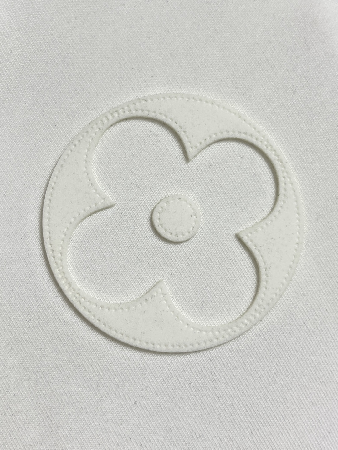 🛒🛒LV 仔章标识圆领卫衣～男女同款的百搭单品。轻松展现出奢华内涵。上身衬得肤感细腻白净。客供针织棉面料