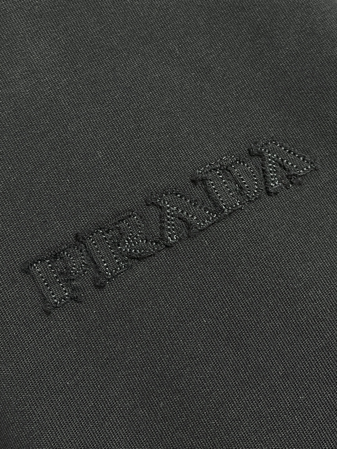 🛒🛒Prada 2025fw早秋新款 字母logo贴布刺绣卫衣，颜色让人一眼看上去就很舒服 搭配胸前的l