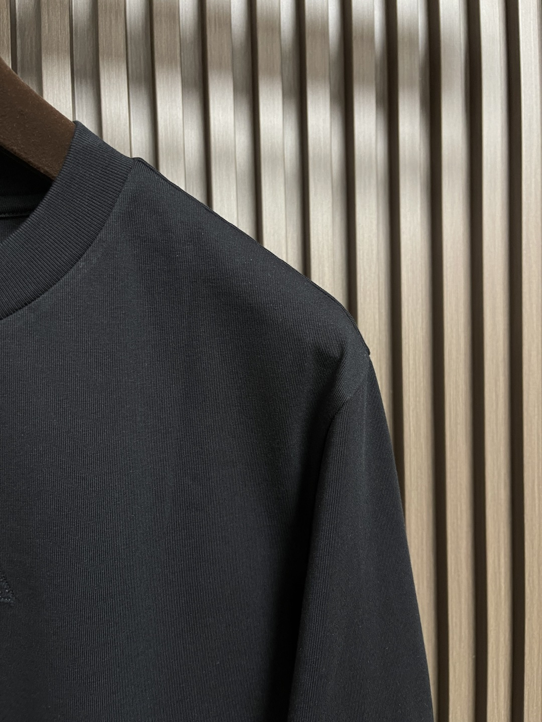 🛒🛒Prada 2025fw早秋新款 字母logo贴布刺绣卫衣，颜色让人一眼看上去就很舒服 搭配胸前的l