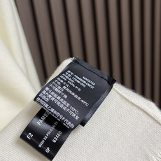 🛒🛒lP🆕 Loro Piana 海鸥领长袖针织Polo,此款面料采用百分百进口羊毛,独家定染经过复杂的 🛒🛒lP🆕 Loro Piana 海鸥领长袖针织Polo,此款面料采用百分百进口羊毛,独家定染经过复杂的