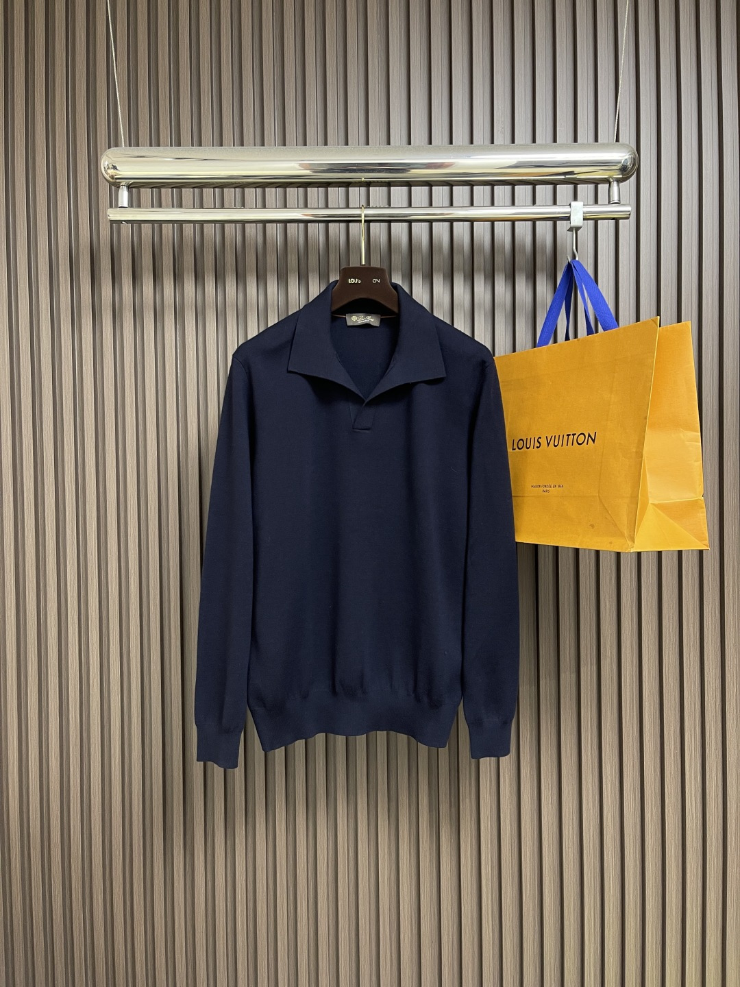 🛒🛒lP🆕 Loro Piana 海鸥领长袖针织Polo，此款面料采用百分百进口羊毛，独家定染经过复杂的