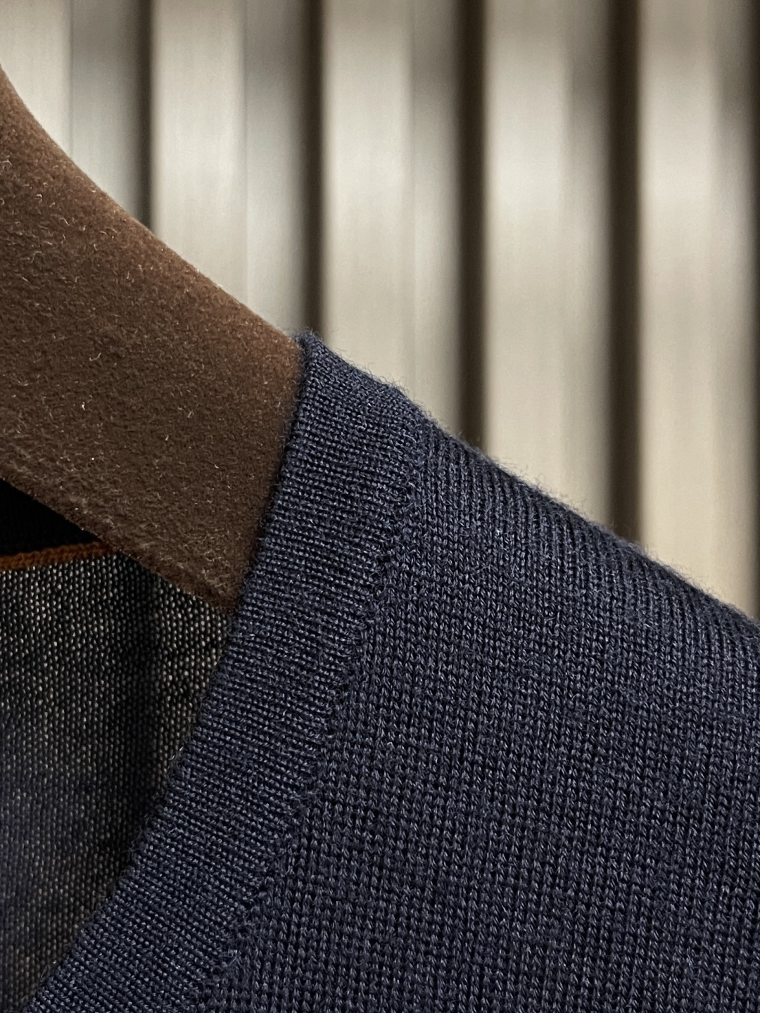 🛒🛒lP🆕 LoroPiana 圆领针织衫毛衣，针织面料质感上乘，触感柔软顺滑，亲肤性极佳，穿着时仿佛被