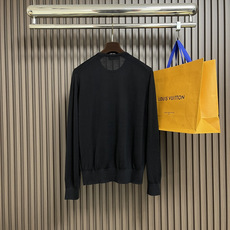 🛒🛒lP🆕 LoroPiana 圆领针织衫毛衣,针织面料质感上乘,触感柔软顺滑,亲肤性极佳,穿着时仿佛被 🛒🛒lP🆕 LoroPiana 圆领针织衫毛衣,针织面料质感上乘,触感柔软顺滑,亲肤性极佳,穿着时仿佛被