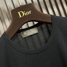 🛒🛒lP🆕 LoroPiana 圆领针织衫毛衣,针织面料质感上乘,触感柔软顺滑,亲肤性极佳,穿着时仿佛被 🛒🛒lP🆕 LoroPiana 圆领针织衫毛衣,针织面料质感上乘,触感柔软顺滑,亲肤性极佳,穿着时仿佛被