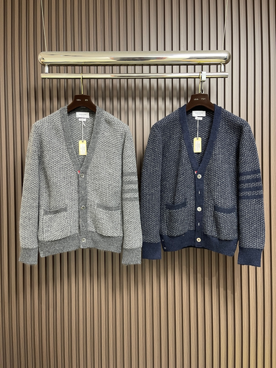 🛒🛒ThomBrowne汤姆布朗 TB 粗针彩纱羊毛针织开衫，德国斯托尔进口机织357针型高织高密鱼鳞纹
