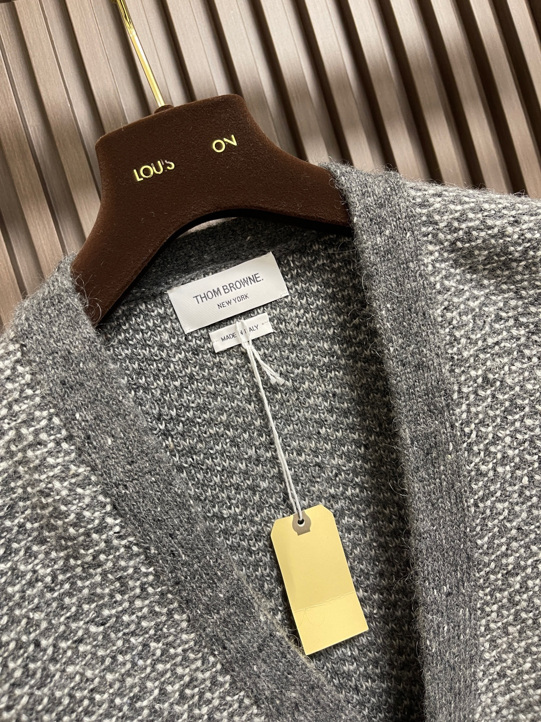 🛒🛒ThomBrowne汤姆布朗 TB 粗针彩纱羊毛针织开衫，德国斯托尔进口机织357针型高织高密鱼鳞纹
