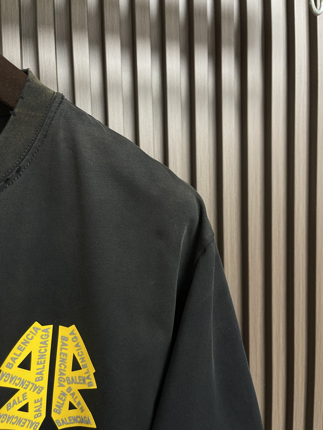 🛒🛒BALENCIAGA 复古胶带印花BB标识短袖T恤，定织面料工艺洗水处理 高克重300克面料 质感十