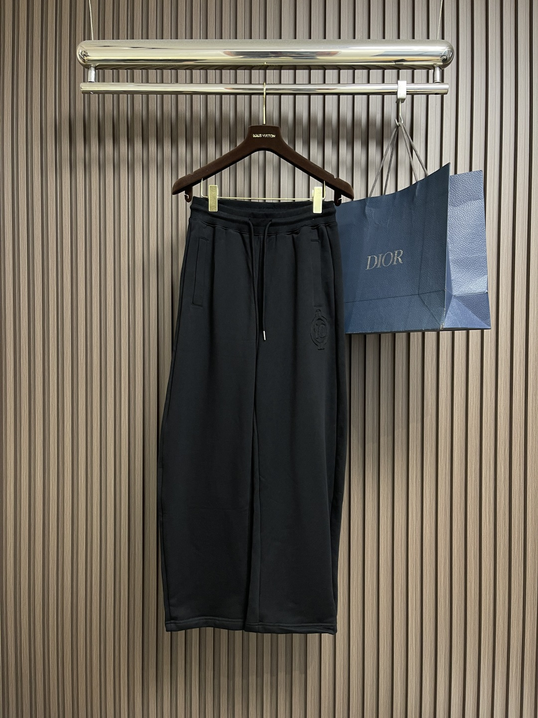 NO:537597,Tops and pants maison margiela MM6 2025fw early spring new logo logo hooded sweatshirts and trousers suit high-end double-strand pure cotton 400g heavy fabric custom pull rack ribbed same cylinder and dyed three standards complete, same style for men and women. Size M-XXL,,masion margiela,masion margiela,hoodie,sweatshirts,hats,alexander wang19860909上衣裤子 maison margiela 马吉拉 MM6 2025fw早春新款logo标识连帽卫衣卫裤套装 高端双股纯棉400g重磅面料 定制拉架罗纹同缸同染 三标齐全 男女同款.尺码M-XXL,,masion margiela,masion margiela,hoodie,sweatshirts,hats,alexander wang,Men's clothing