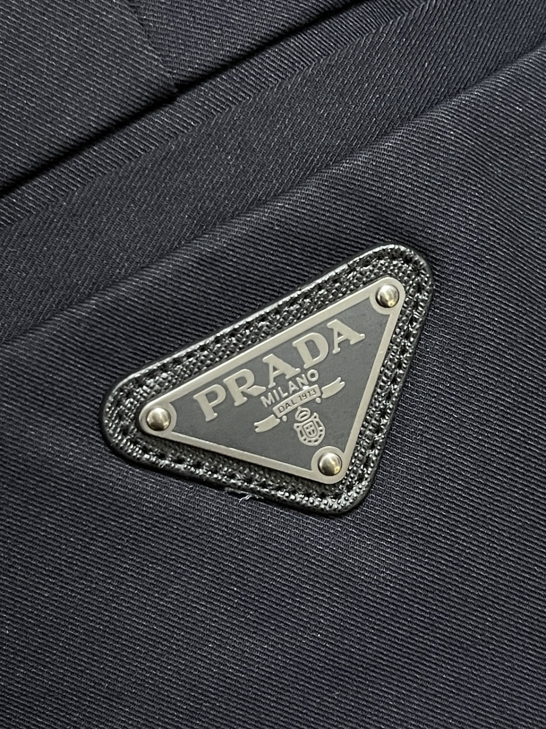 🛒🛒Prada 男士休闲裤，上身版型无敌正！绝对可以闭眼收的一款，此款裤子非常百搭，弹力腰围，日常上班 