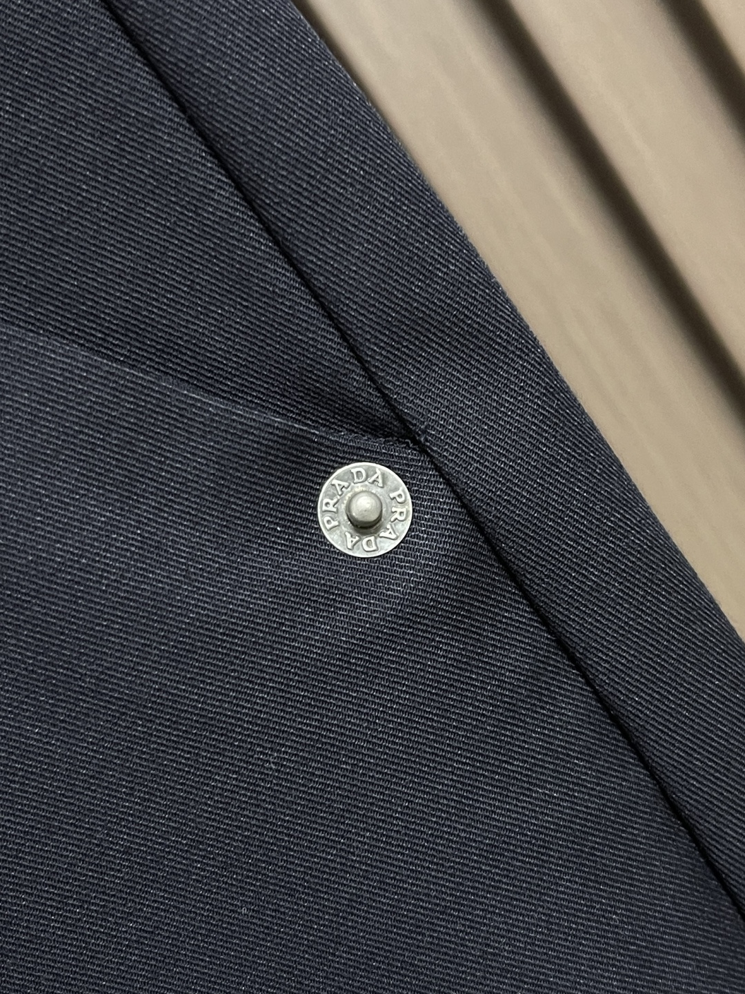 🛒🛒Prada 男士休闲裤，上身版型无敌正！绝对可以闭眼收的一款，此款裤子非常百搭，弹力腰围，日常上班 