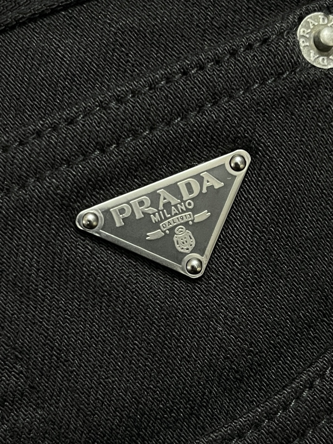🛒🛒Prada 三角标识牛仔裤 定制复刻 客供五金辅料 原单品质 进口牛仔面料重工洗水 做工走线精细 上
