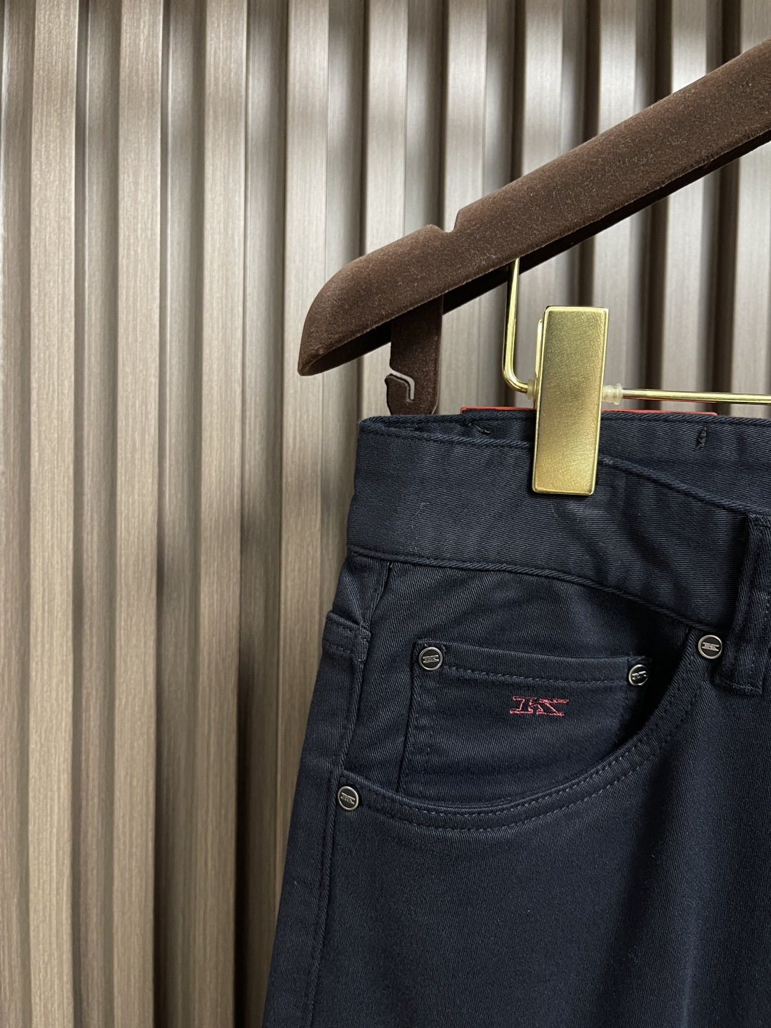 🛒🛒kiton 2025SS非常百搭通勤的一款休闲裤，纯棉面料制作，好穿贵气又易于搭配的纯色款， 短袖等