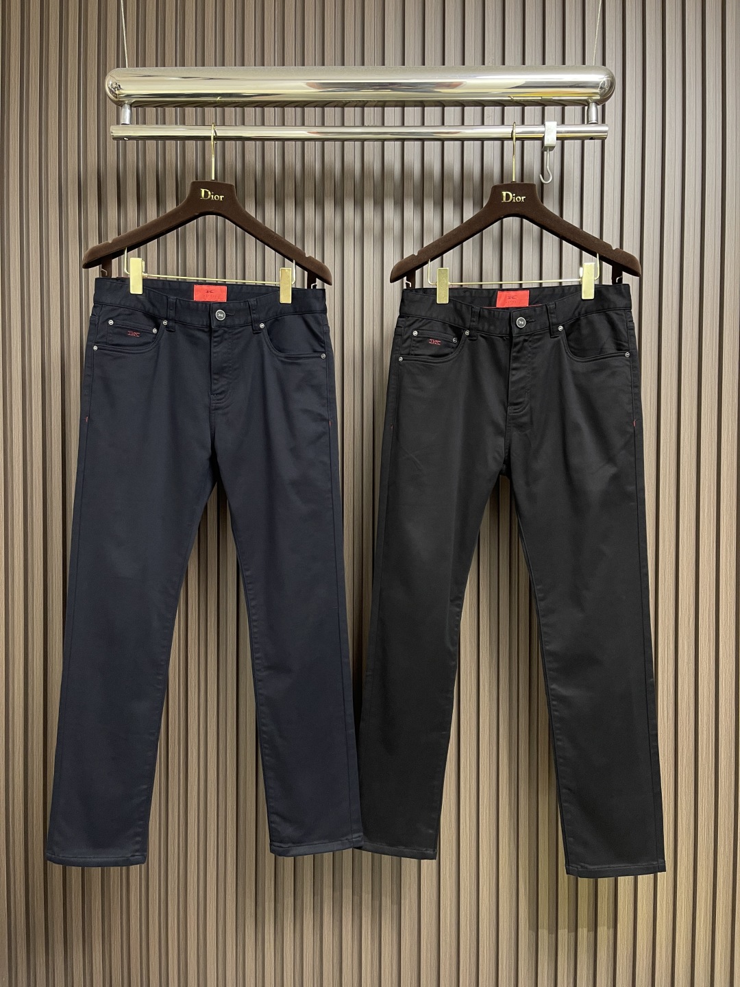 🛒🛒kiton 2025SS非常百搭通勤的一款休闲裤，纯棉面料制作，好穿贵气又易于搭配的纯色款， 短袖等