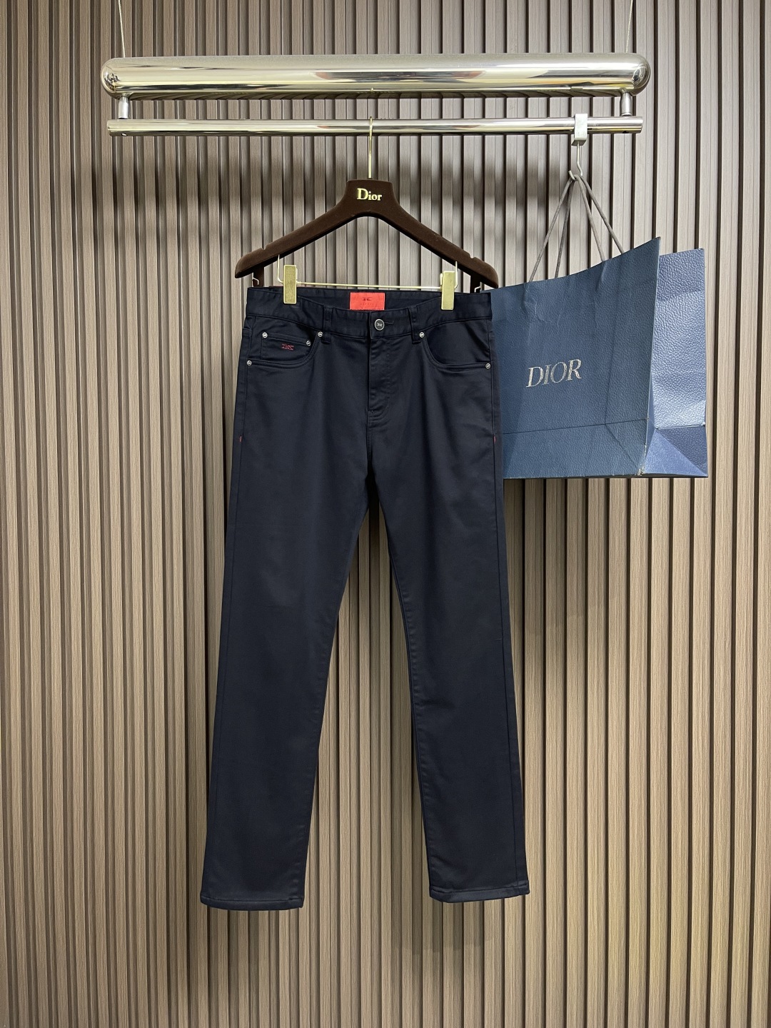 🛒🛒kiton 2025SS非常百搭通勤的一款休闲裤，纯棉面料制作，好穿贵气又易于搭配的纯色款， 短袖等