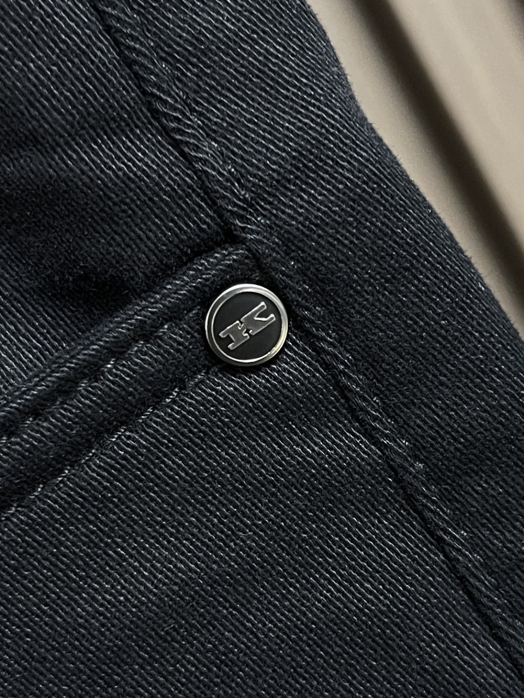 🛒🛒kiton 2025SS非常百搭通勤的一款休闲裤，纯棉面料制作，好穿贵气又易于搭配的纯色款， 短袖等
