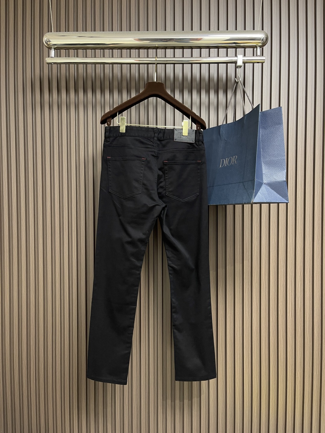 🛒🛒kiton 2025SS非常百搭通勤的一款休闲裤，纯棉面料制作，好穿贵气又易于搭配的纯色款， 短袖等
