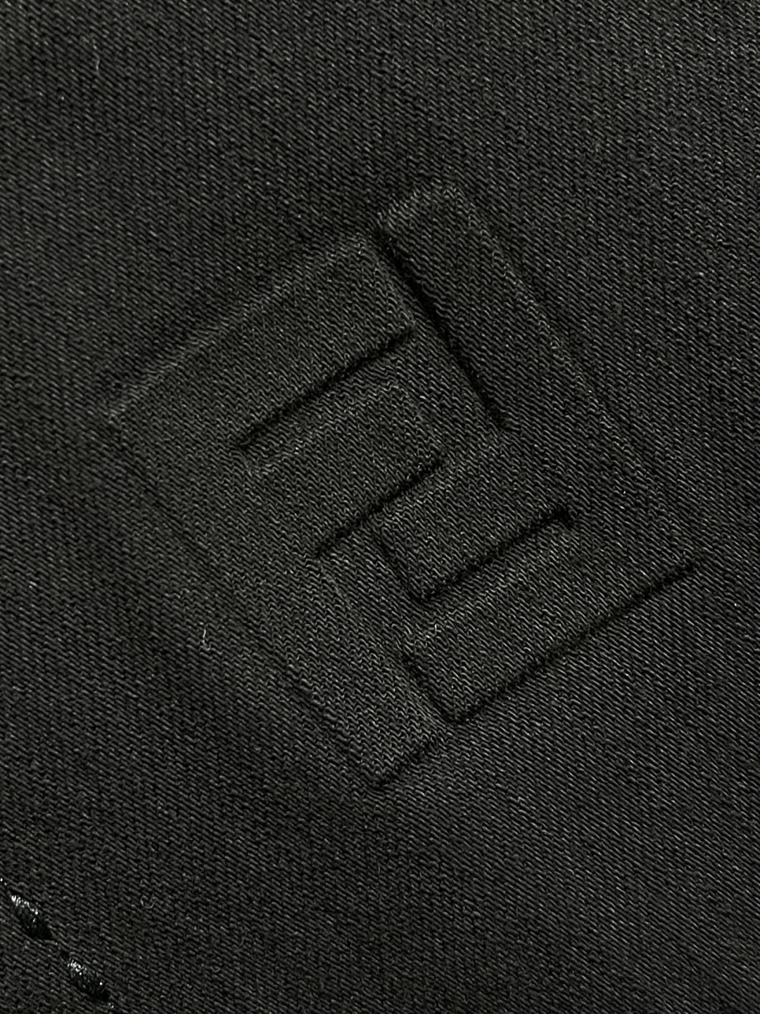 🛒🛒Fendi 新款牛仔裤，订制进口丹宁布料，质感卓然。经典五袋设计，后袋压印 logo标识设计，原厂一