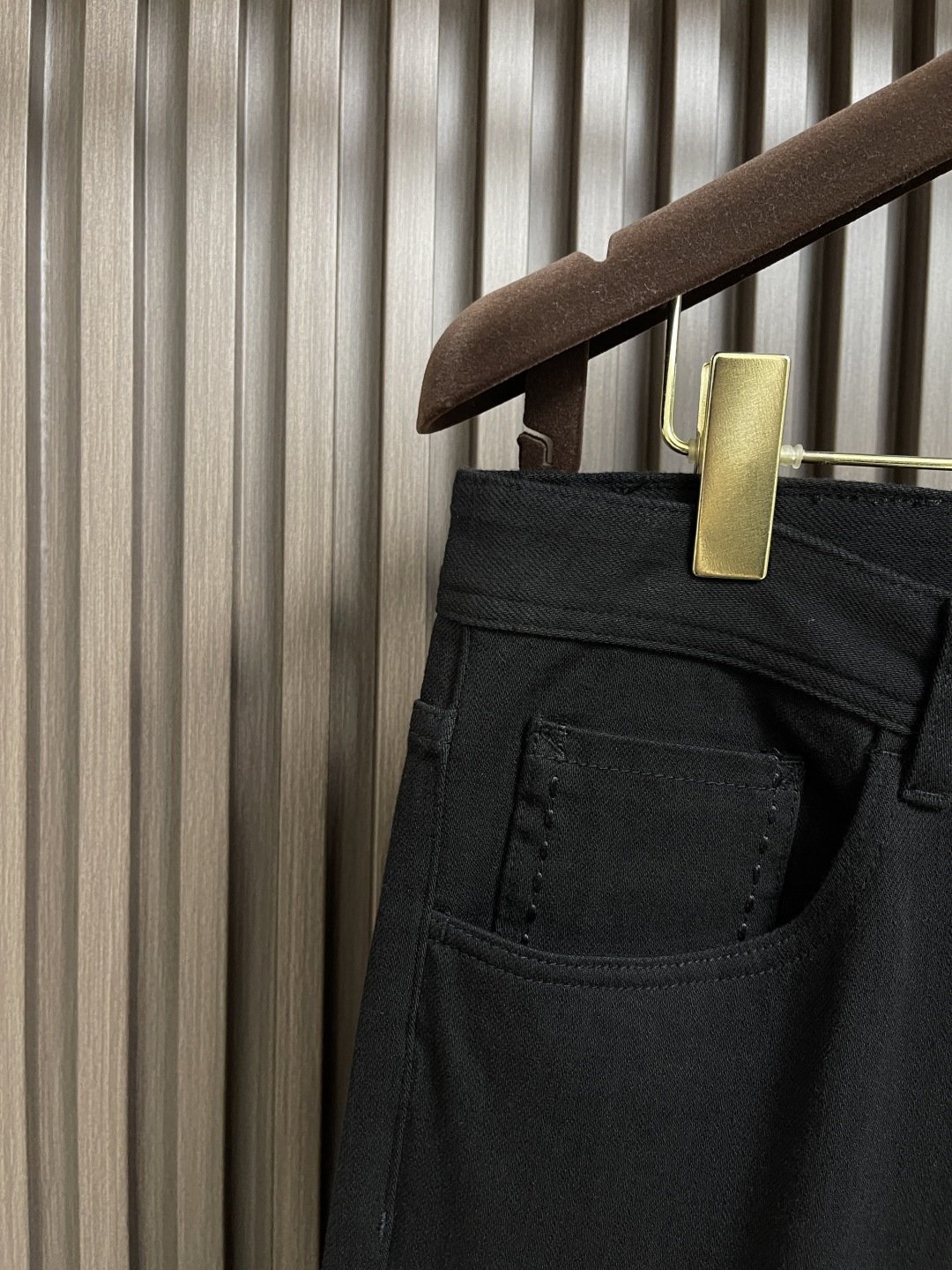 🛒🛒Fendi 新款牛仔裤，订制进口丹宁布料，质感卓然。经典五袋设计，后袋压印 logo标识设计，原厂一