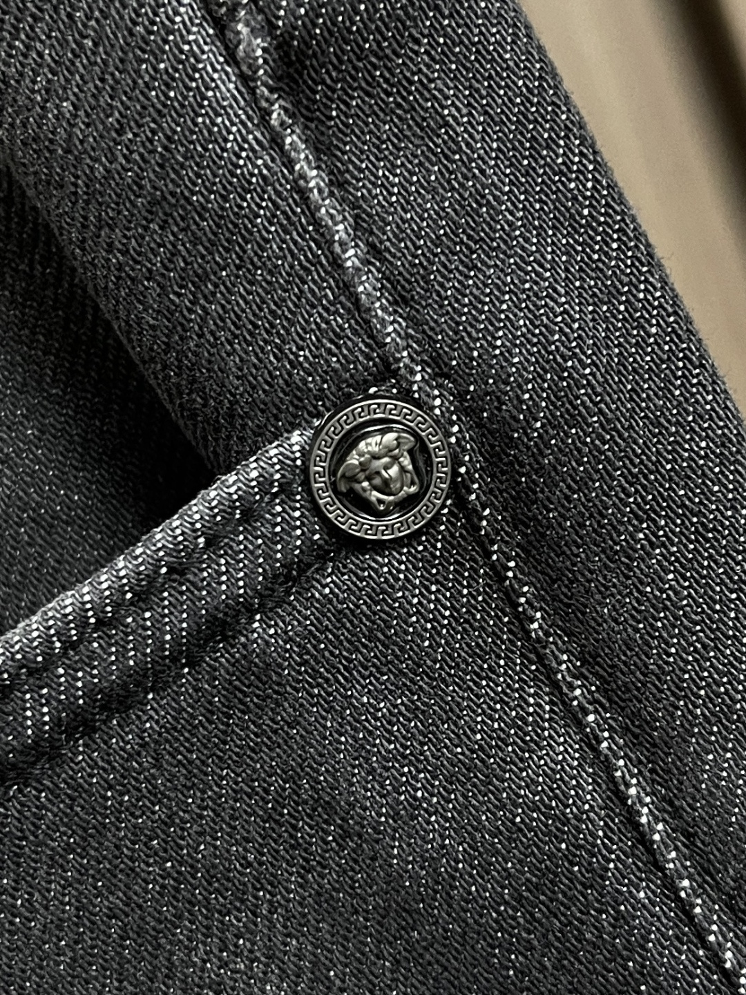 🛒🛒Versace 范思哲美杜莎系列新款牛仔裤，采用客供水洗牛仔弹力面料，美杜莎镀金辅料订制，超显档次，