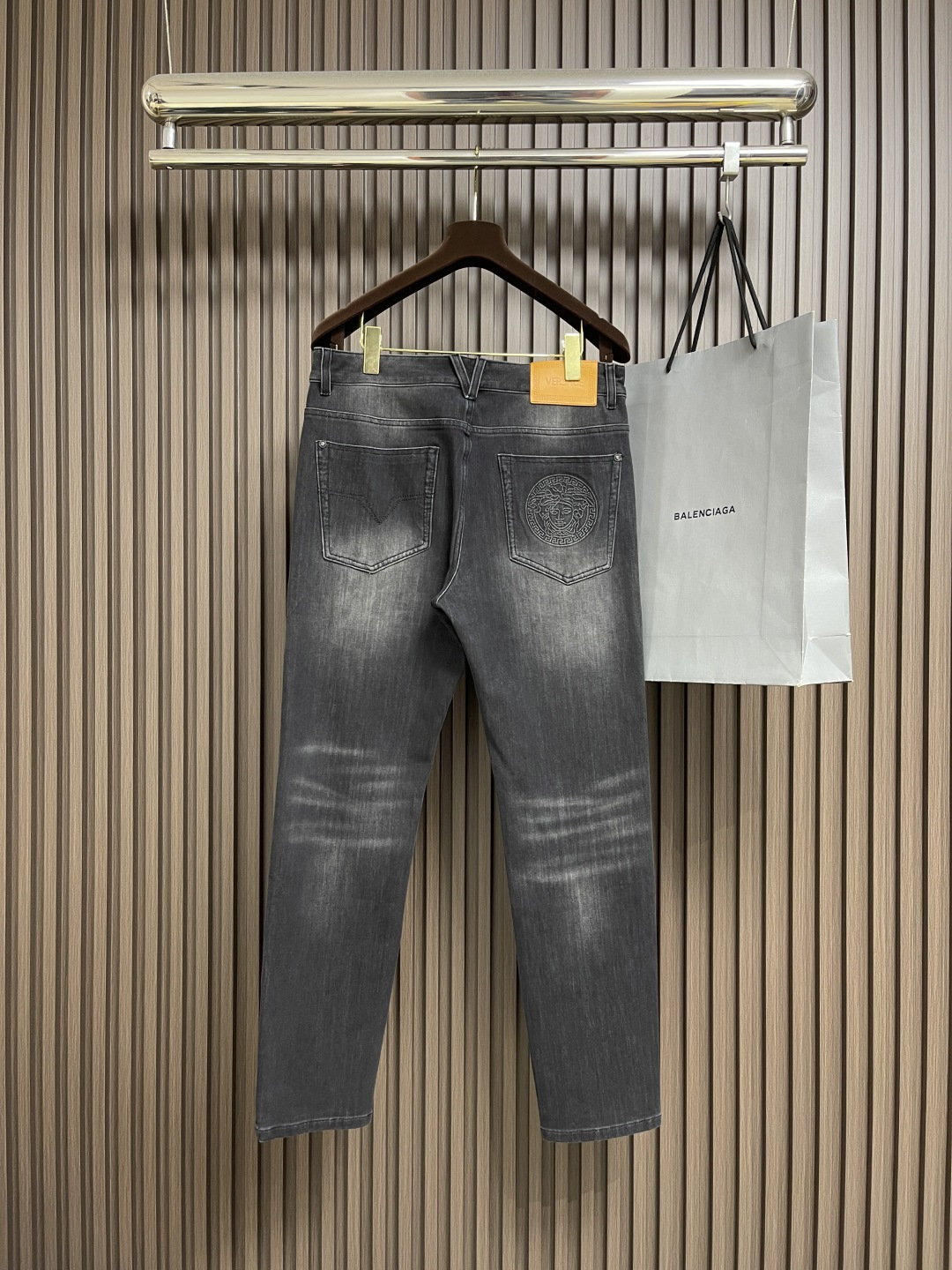 🛒🛒Versace 范思哲美杜莎系列新款牛仔裤，采用客供水洗牛仔弹力面料，美杜莎镀金辅料订制，超显档次，