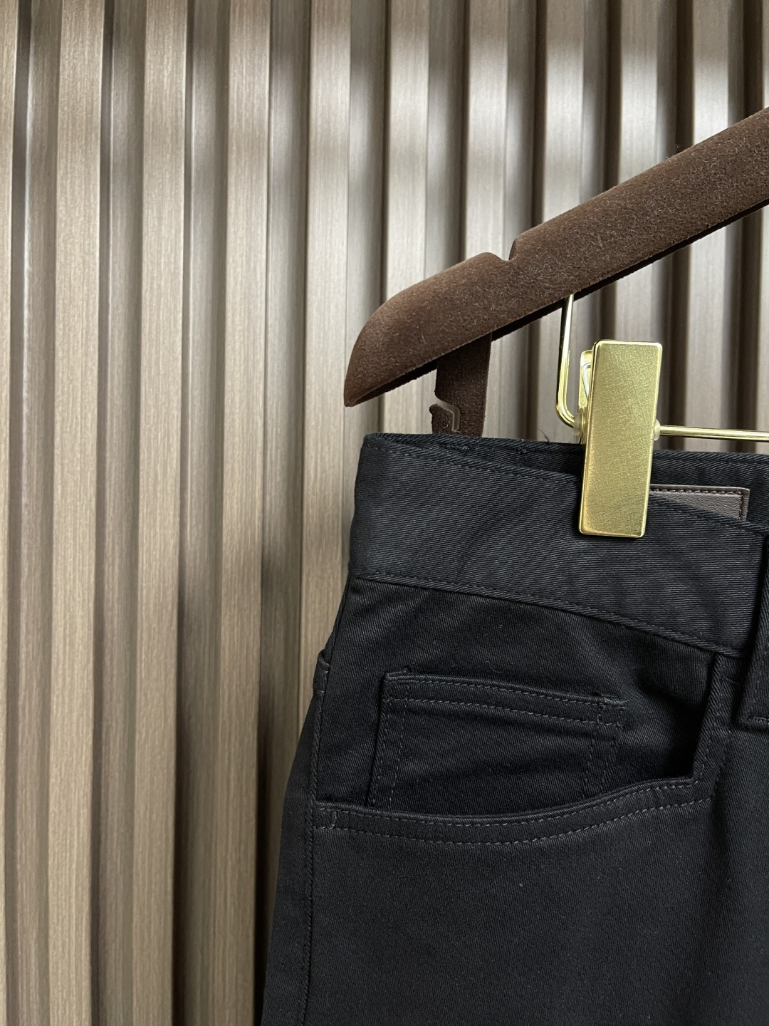 🛒🛒Hermes 爱马仕秋冬新款休闲裤 定制面料 透气舒适度高，细节无可挑剔，品牌元素设计理念，体现高品