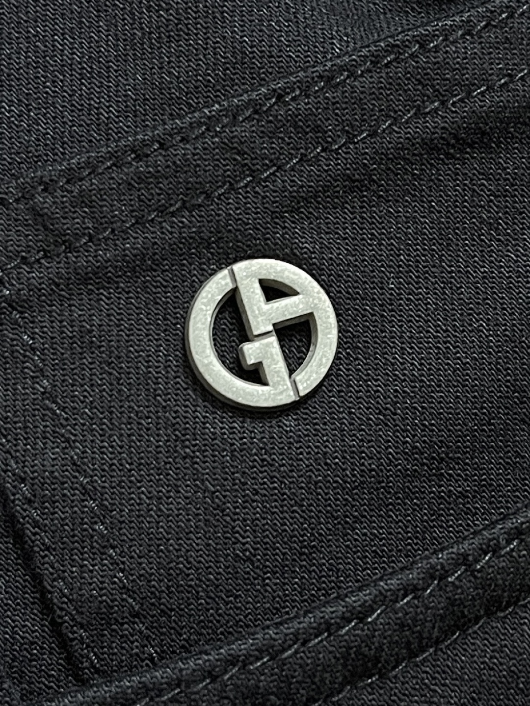 🛒🛒EA 2025SS早秋新款休闲裤，打造帅气型男，欧范十足，进口定织高密度轻薄面料，后袋恰到好处飞鹰标