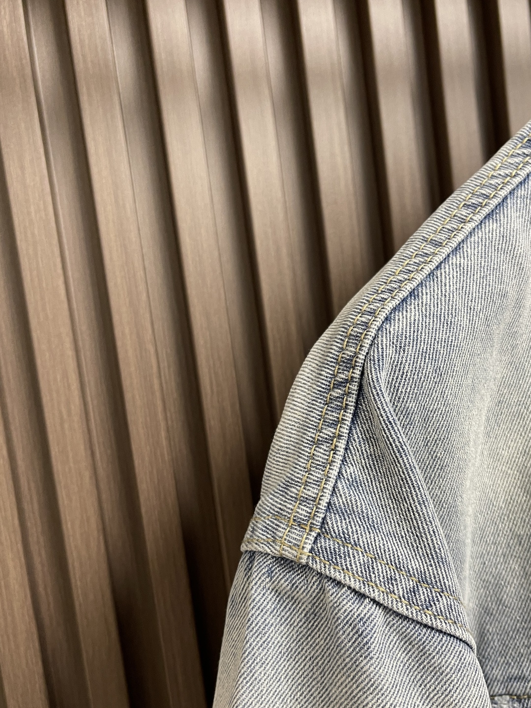 🛒🛒Balenciaga 经典美纹纸宽松牛仔马甲外套，采用竹节棉460克高端定制面料，洗水磨破效果极佳，