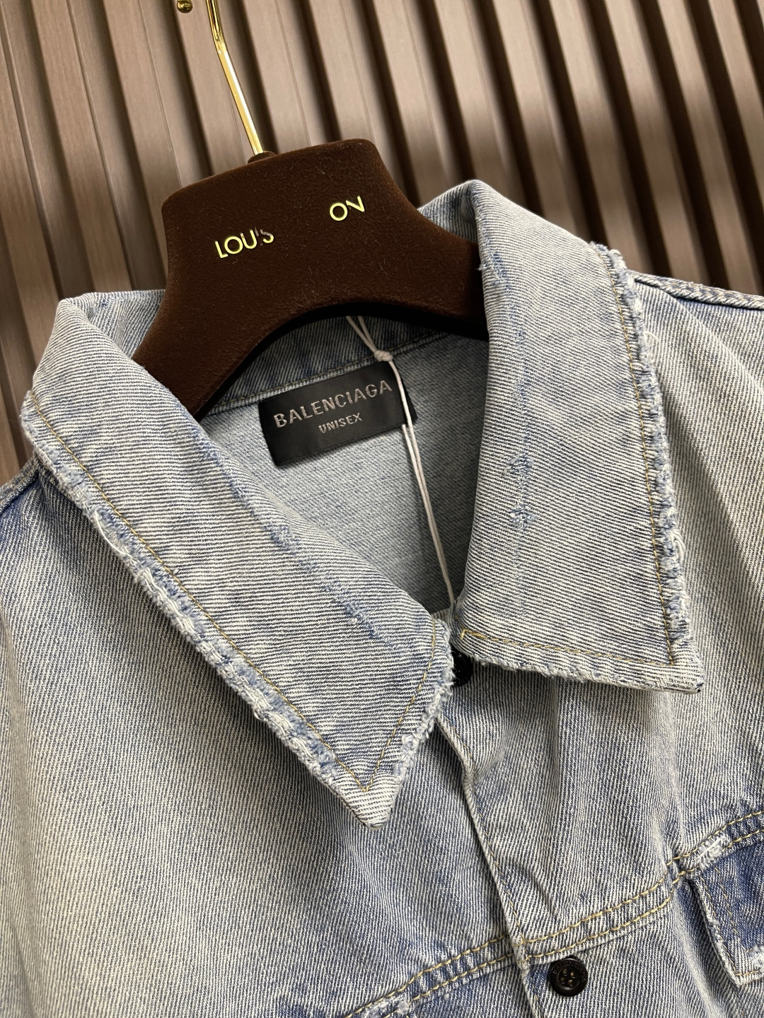 🛒🛒Balenciaga 经典美纹纸宽松牛仔马甲外套，采用竹节棉460克高端定制面料，洗水磨破效果极佳，