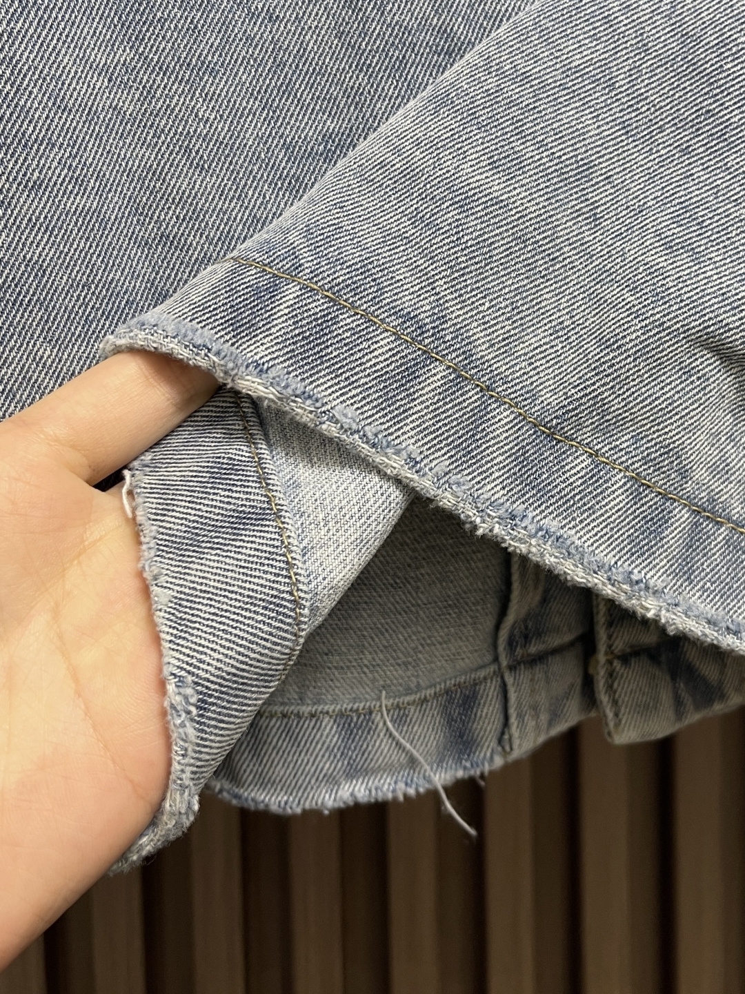 🛒🛒Balenciaga 经典美纹纸宽松牛仔马甲外套，采用竹节棉460克高端定制面料，洗水磨破效果极佳，