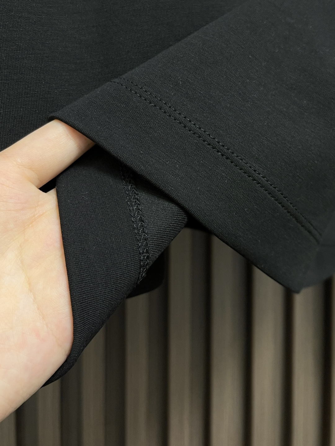 🛒🛒LV 2025fw 印花logo长袖t恤，定制260g全棉双纱紧密爽滑面料，布面干净，布纹清晰，手感