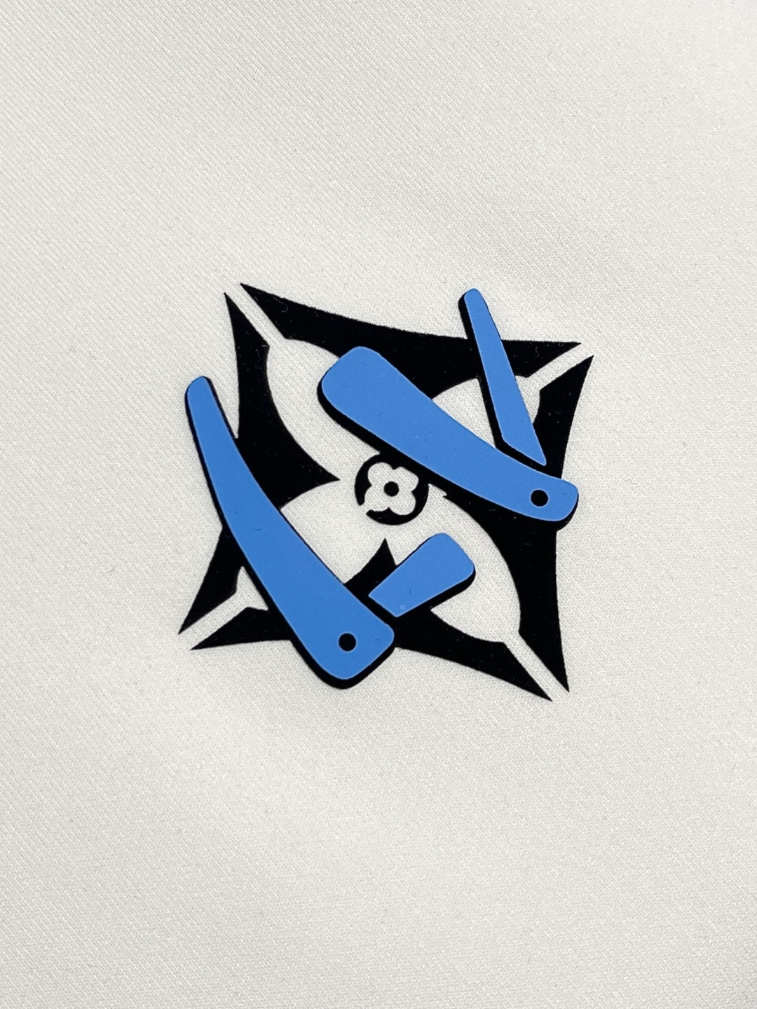 🛒🛒LV 2025SS早秋新款涂鸦logo长袖T恤，面料采用26s双纱面和10s鱼鳞底面料，搭配380g