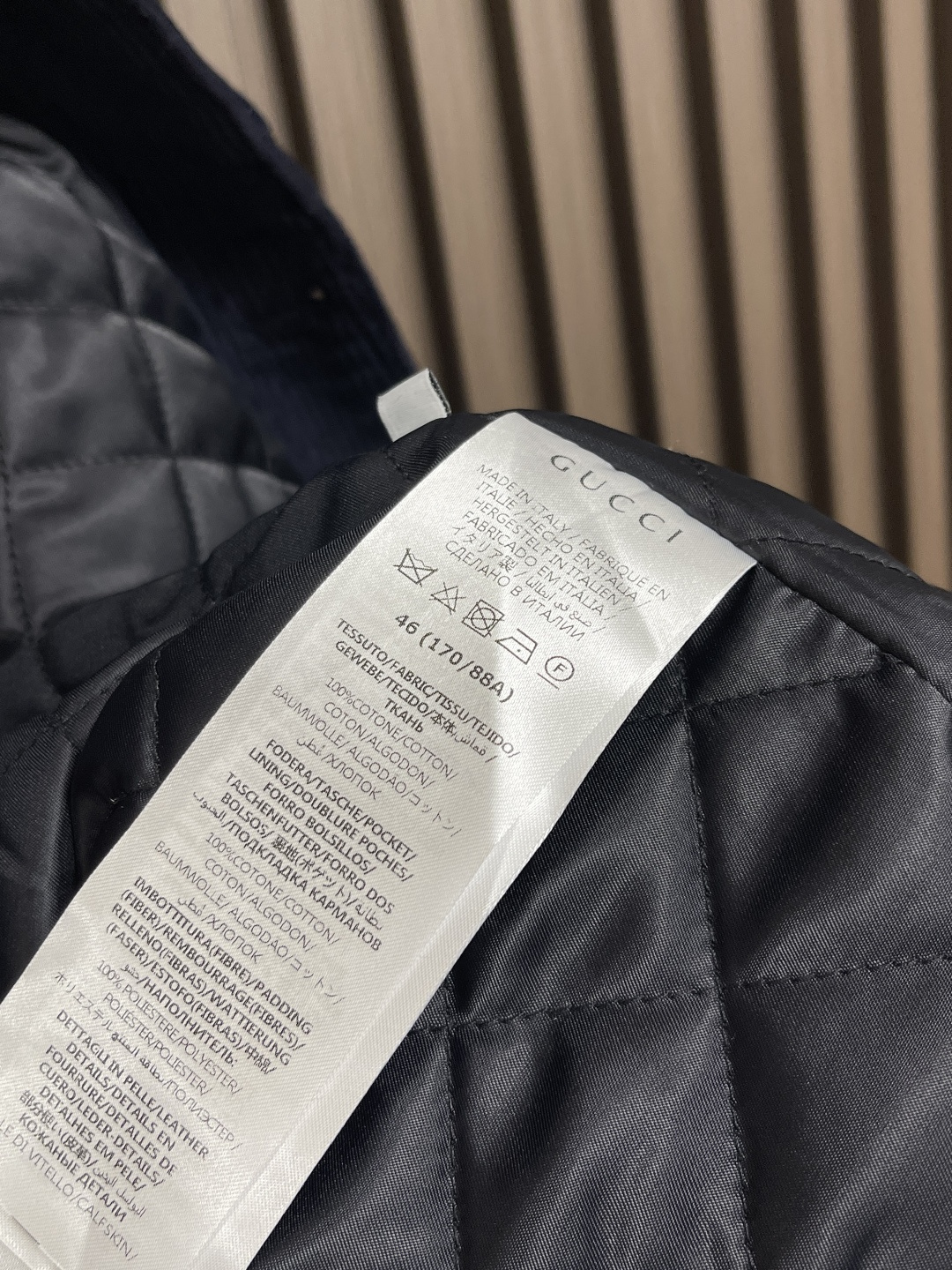 🛒🛒Gucci 2025ss秋冬新款 灯芯绒皮质翻领刺绣外套，进口灯芯绒面料，棉质格纹内衬领子采用的是牛