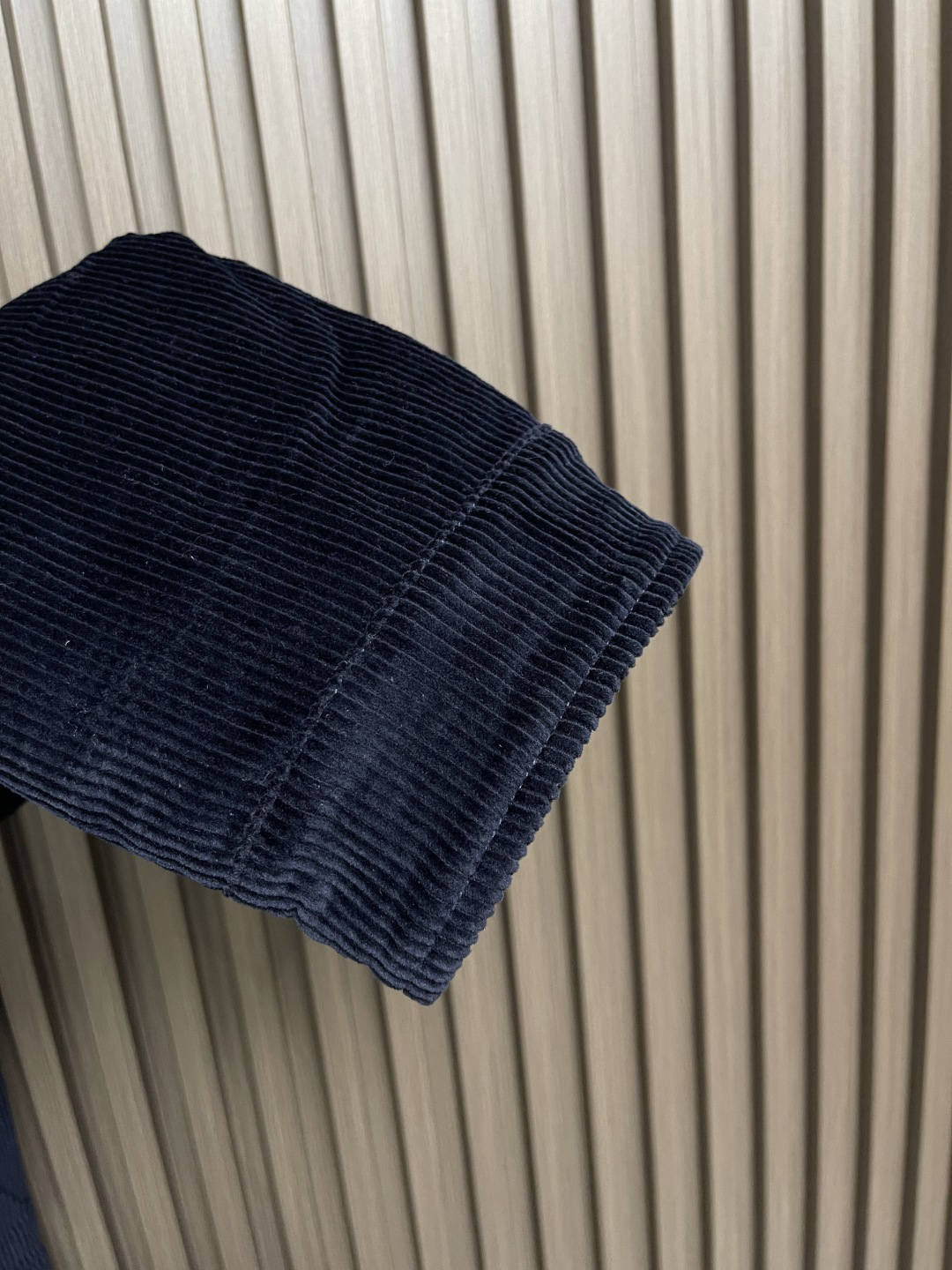 🛒🛒Gucci 2025ss秋冬新款 灯芯绒皮质翻领刺绣外套，进口灯芯绒面料，棉质格纹内衬领子采用的是牛