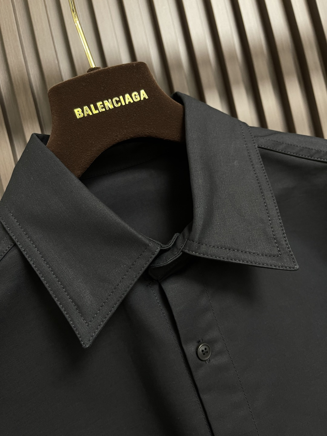 🛒🛒Maison Margiela马吉拉MM6 2025SS秋冬长袖衬衫 面料采用澳洲进口180g天纱定