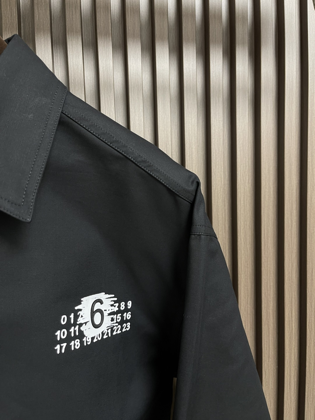 🛒🛒Maison Margiela马吉拉MM6 2025SS秋冬长袖衬衫 面料采用澳洲进口180g天纱定