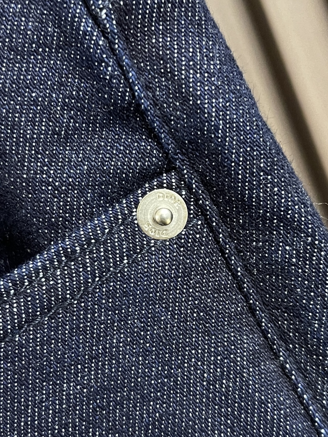 🛒🛒Dior 新款卷边牛仔裤 进口土耳其纯棉牛仔牛面料 色泽靓丽，透气，修身版型 微弹力面料 随意百搭 