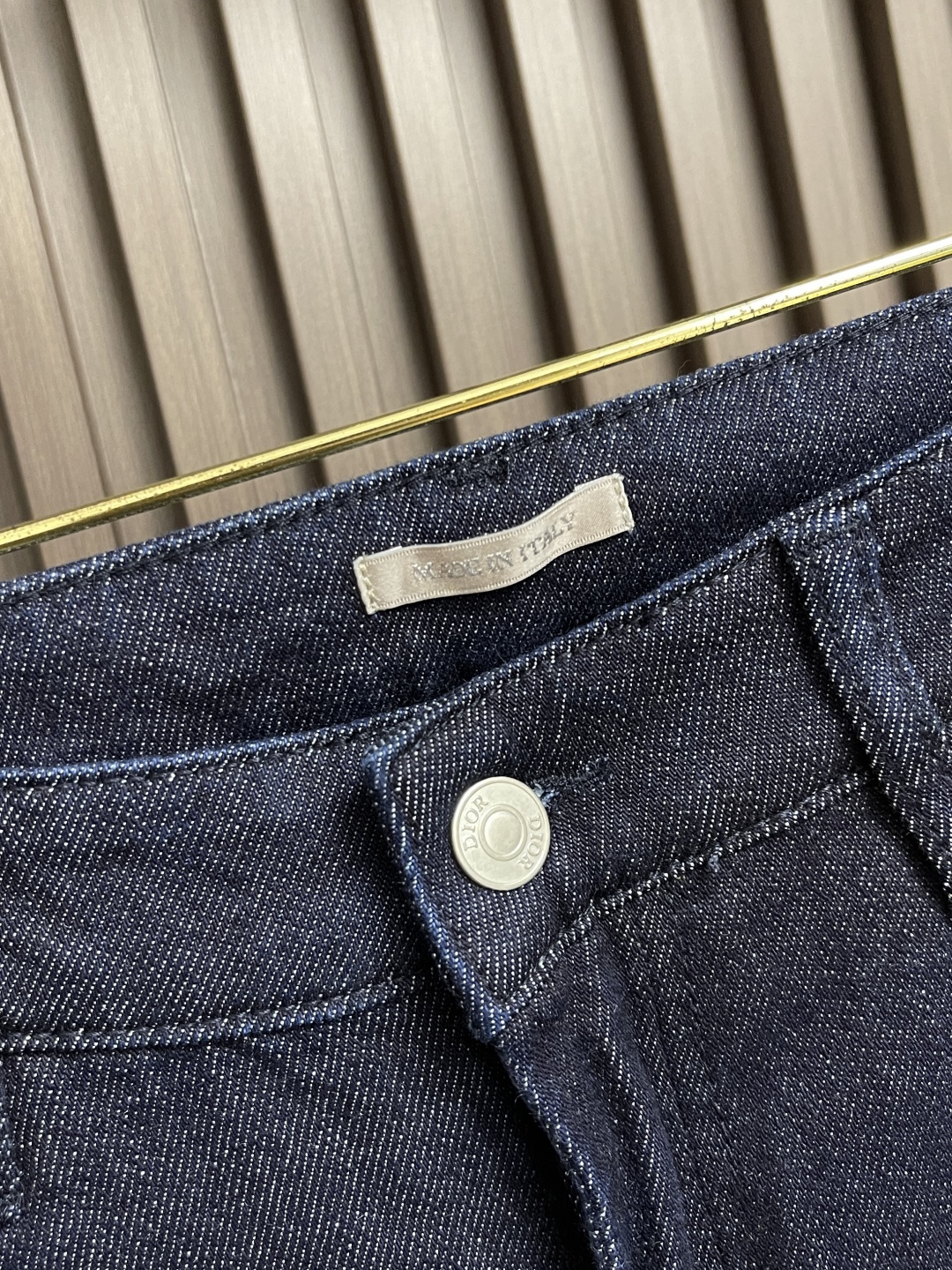 🛒🛒Dior 新款卷边牛仔裤 进口土耳其纯棉牛仔牛面料 色泽靓丽，透气，修身版型 微弹力面料 随意百搭 