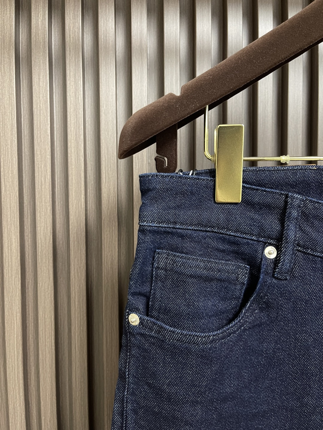 🛒🛒Dior 新款卷边牛仔裤 进口土耳其纯棉牛仔牛面料 色泽靓丽，透气，修身版型 微弹力面料 随意百搭 