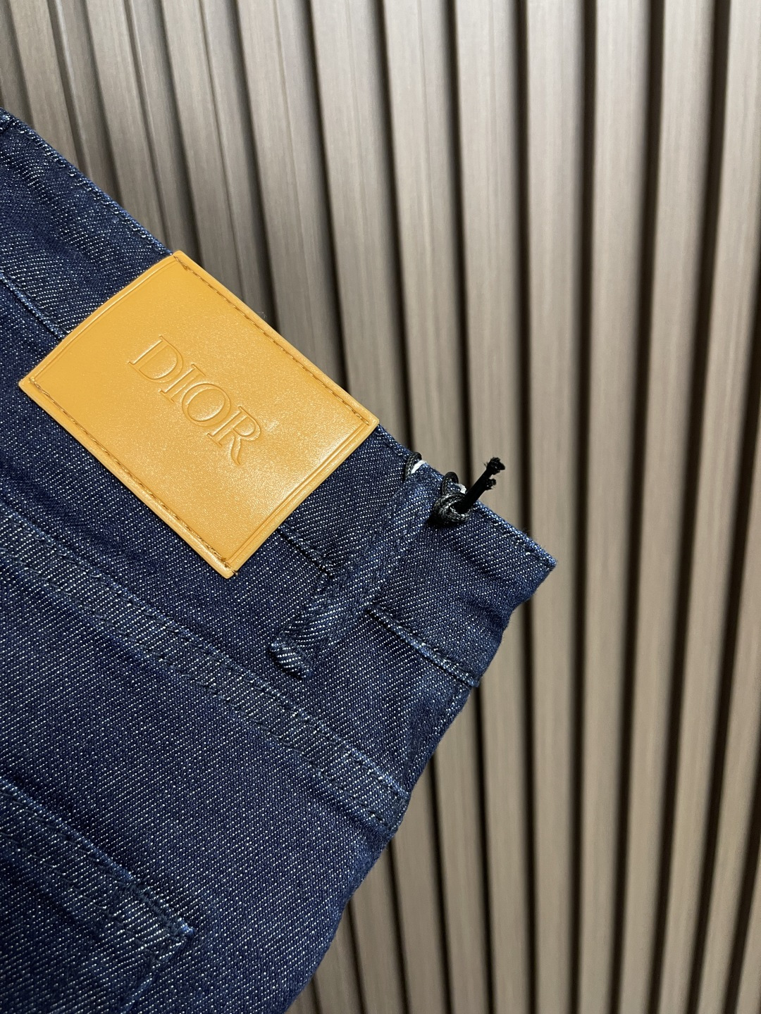 🛒🛒Dior 新款卷边牛仔裤 进口土耳其纯棉牛仔牛面料 色泽靓丽，透气，修身版型 微弹力面料 随意百搭 