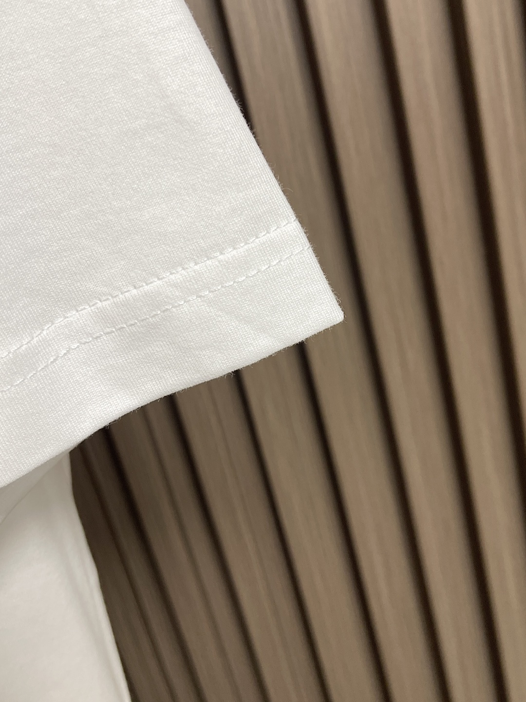 🛒🛒Celine 描边字母印花圆领短袖T恤，纯棉质面料、撞色字母印花、宽松版型、圆领短袖、衣领饰有罗纹、