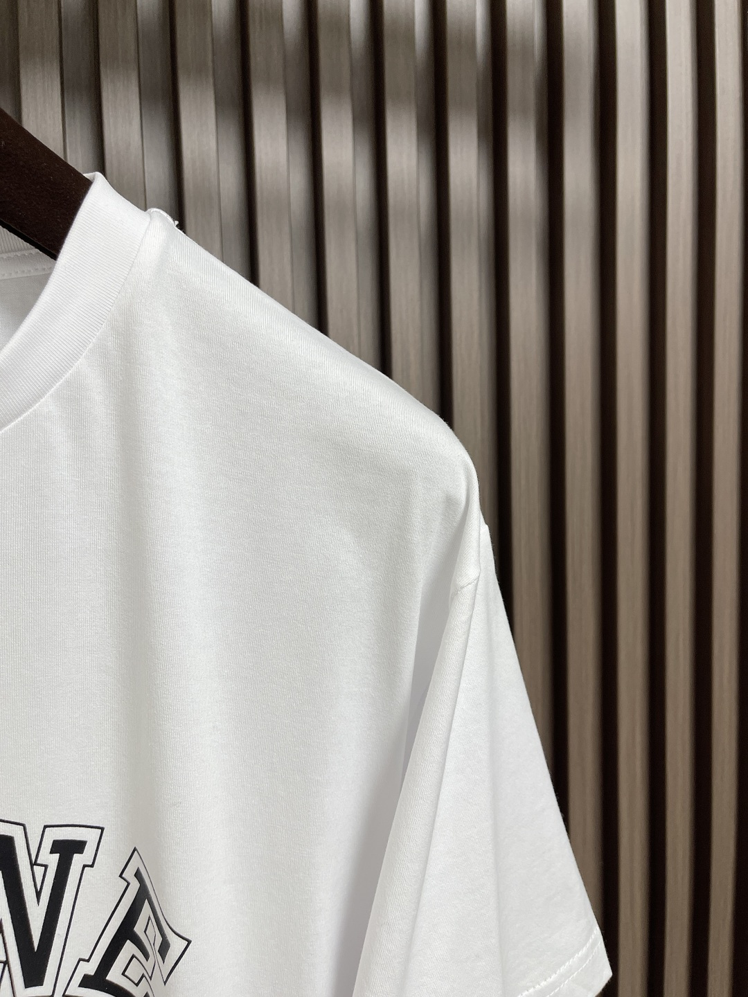 🛒🛒Celine 描边字母印花圆领短袖T恤，纯棉质面料、撞色字母印花、宽松版型、圆领短袖、衣领饰有罗纹、